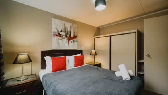 Lakes Edge Holiday Park 레이크 테카포 외부 사진