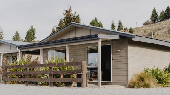 Lakes Edge Holiday Park 레이크 테카포 외부 사진