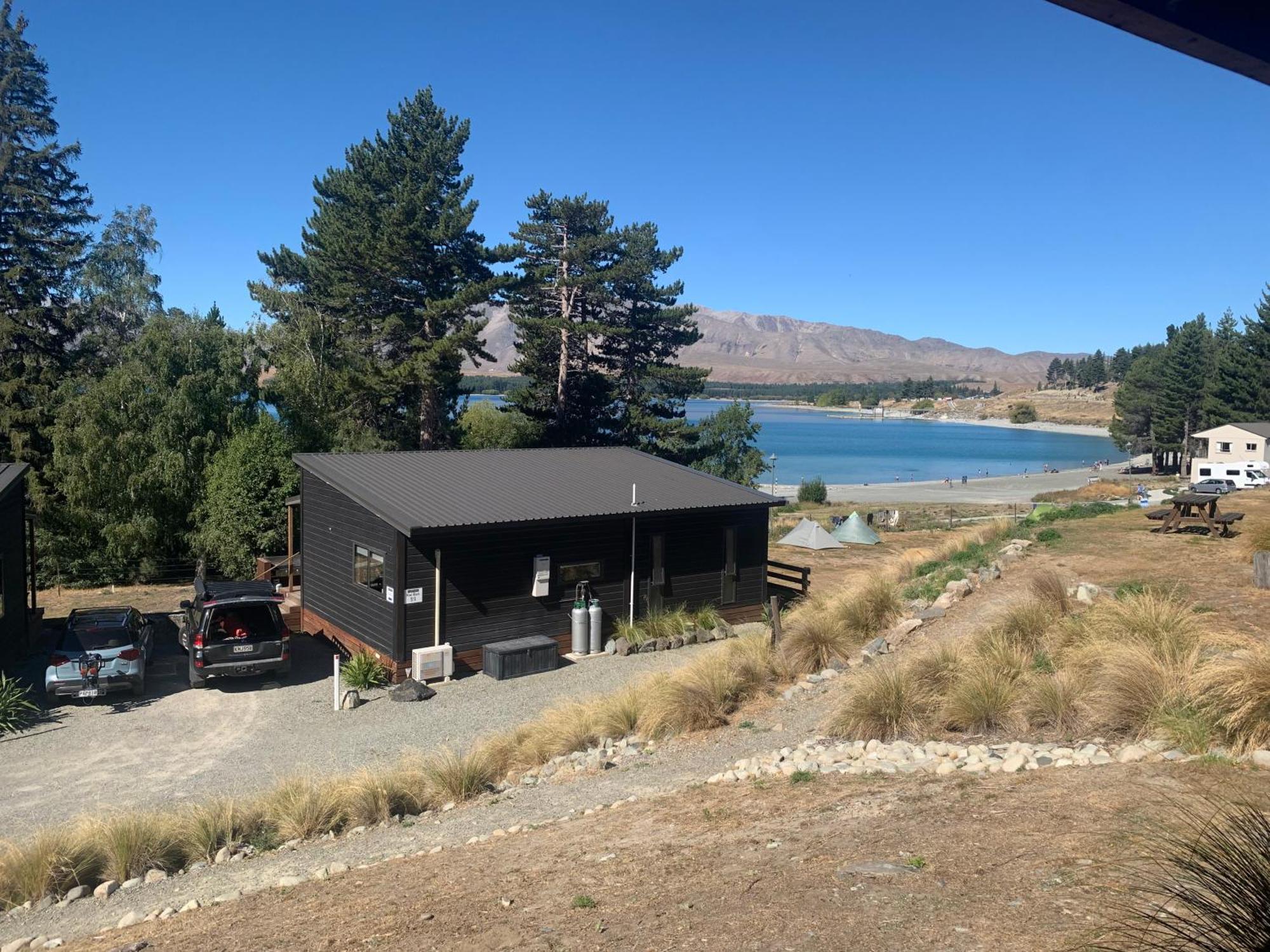 Lakes Edge Holiday Park 레이크 테카포 외부 사진